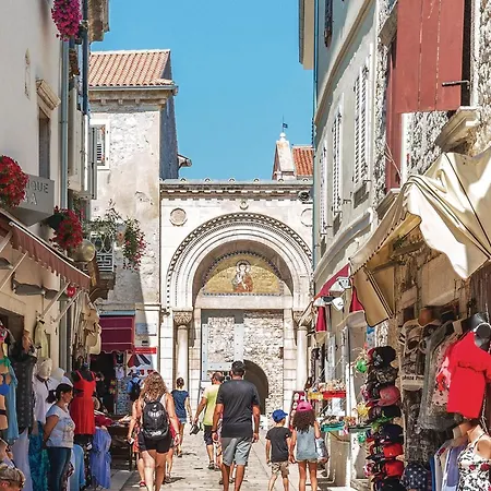 诺瓦瓦斯带热水浴池度假屋 度假居 Nova Vas (Porec)