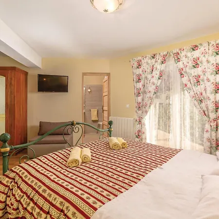 Holiday home In Nova Vas With Heated Swimming Pool *