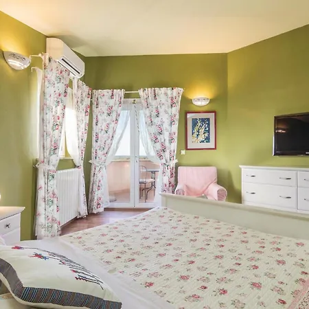 Holiday home In Nova Vas With Heated Swimming Pool Nova Vas (Porec)